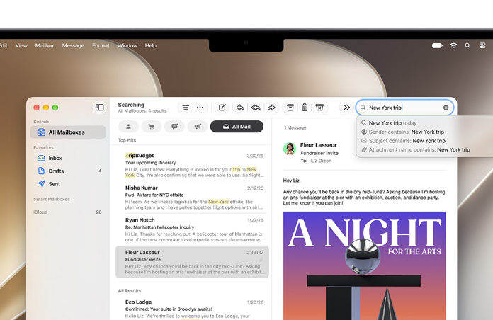 Megnyitott Mail app egy MacBook kijelzőjén, New York-i útra vonatkozó e-mailek vannak listázva, a „New York” és „trip” (utazás) szavak sárgával vannak kiemelve mindegyik e-mailben.